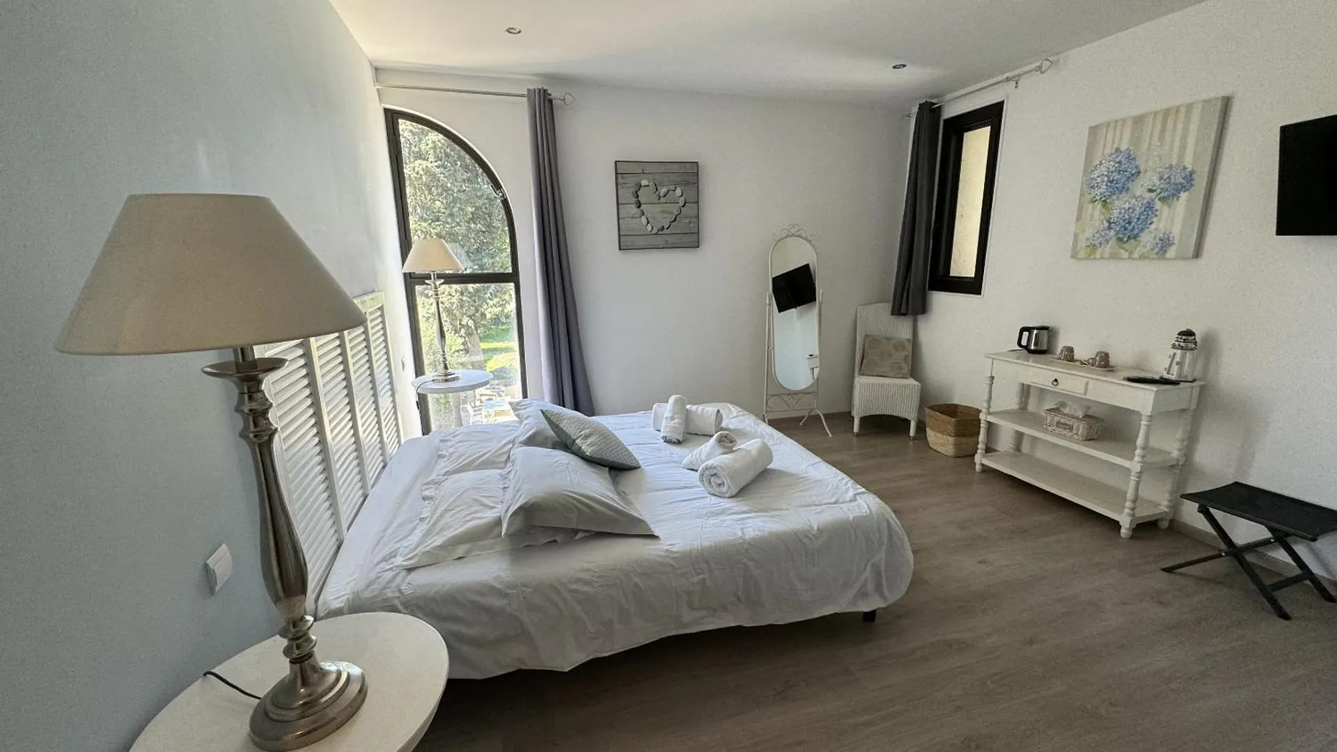 B&B Maison D'Hote Et Gite Mas D'Eymard Arles France